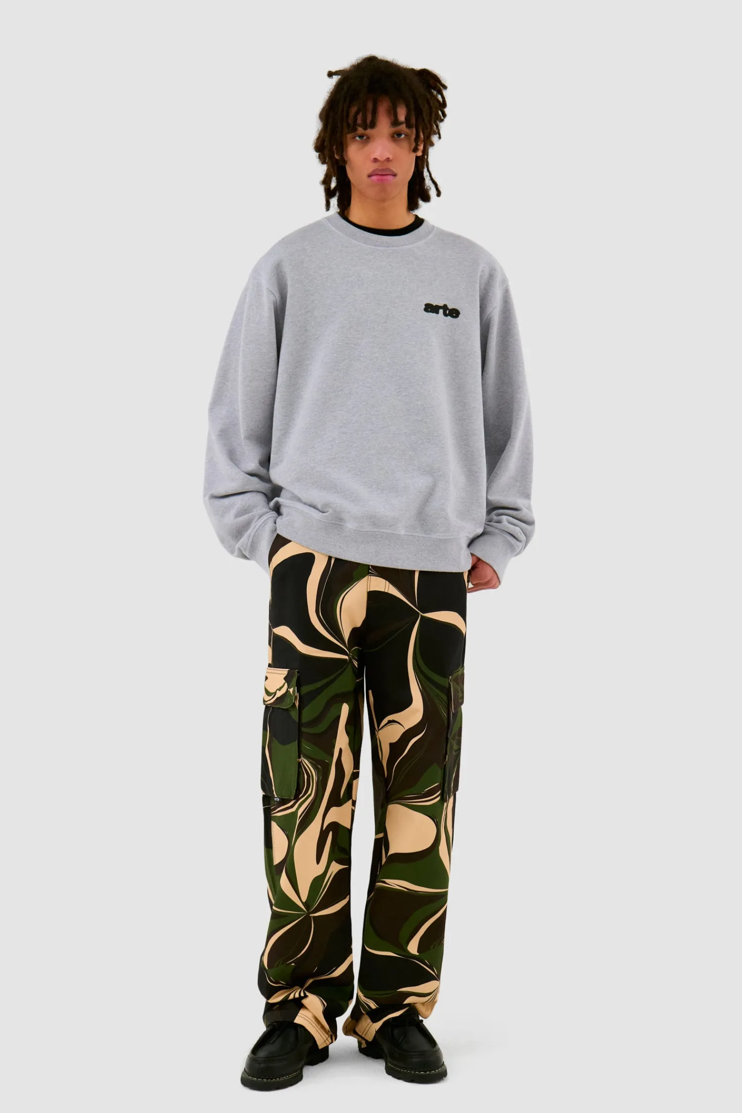 Arte Antwerp Blur Flower Crewneck - Gris Online
