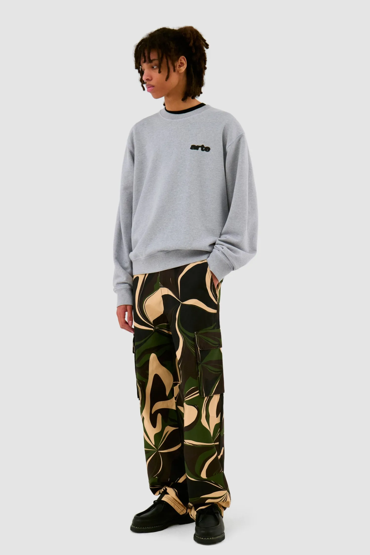 Arte Antwerp Blur Flower Crewneck - Gris Online