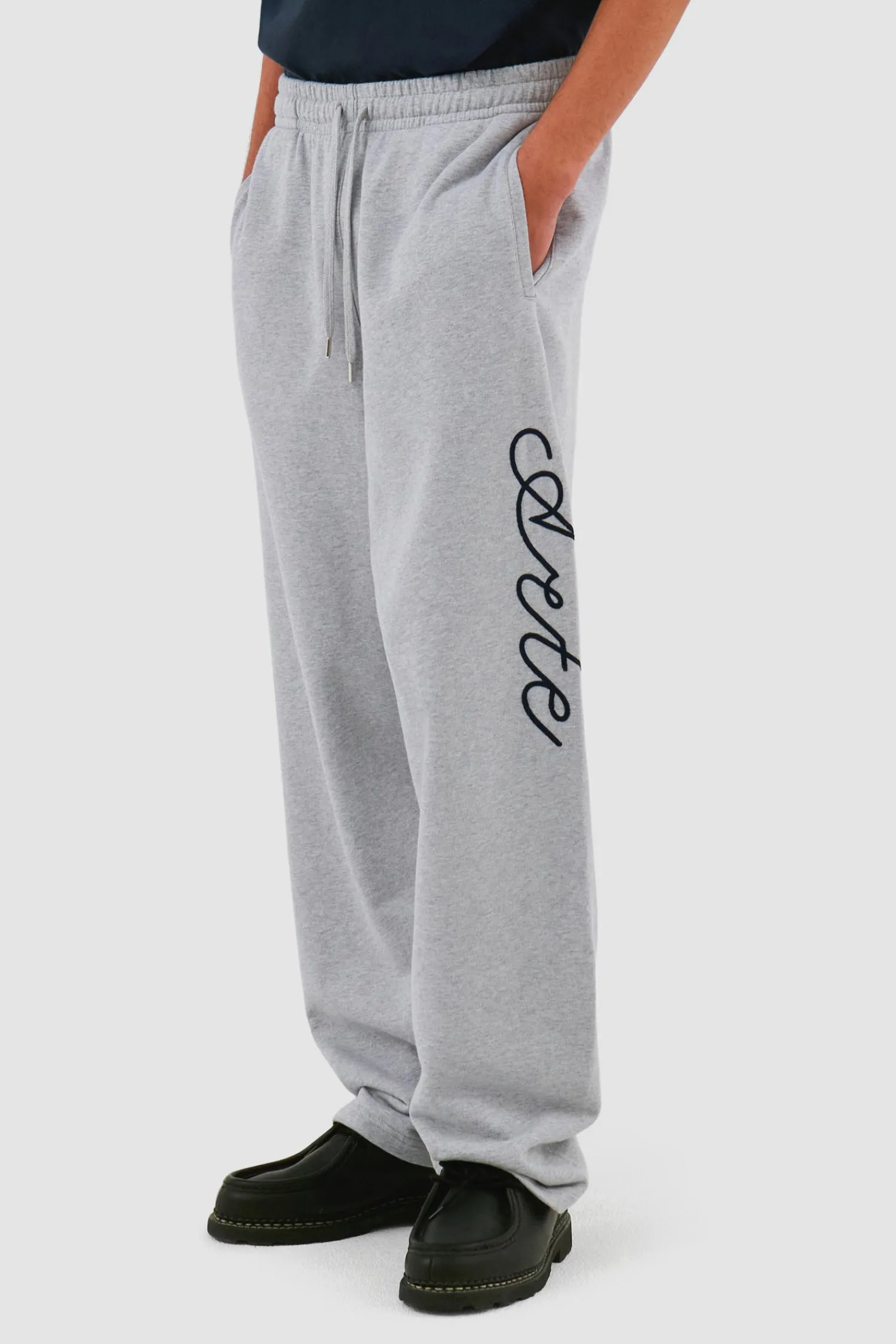 Arte Antwerp Pantalon à logo Script - Gris Clearance
