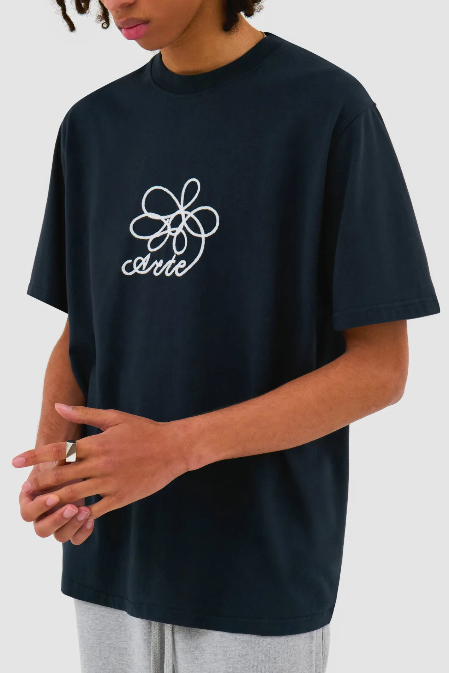 Arte Antwerp T-shirt à broderie de fleurs - Marine Store