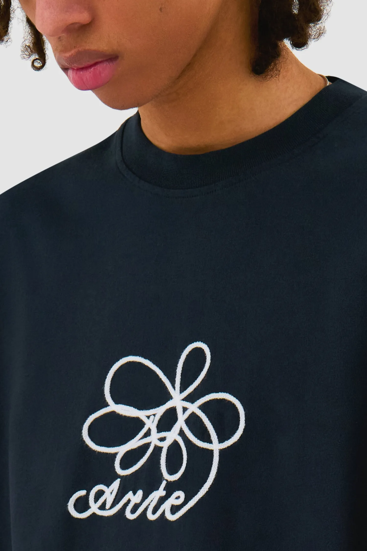 Arte Antwerp T-shirt à broderie de fleurs - Marine Store
